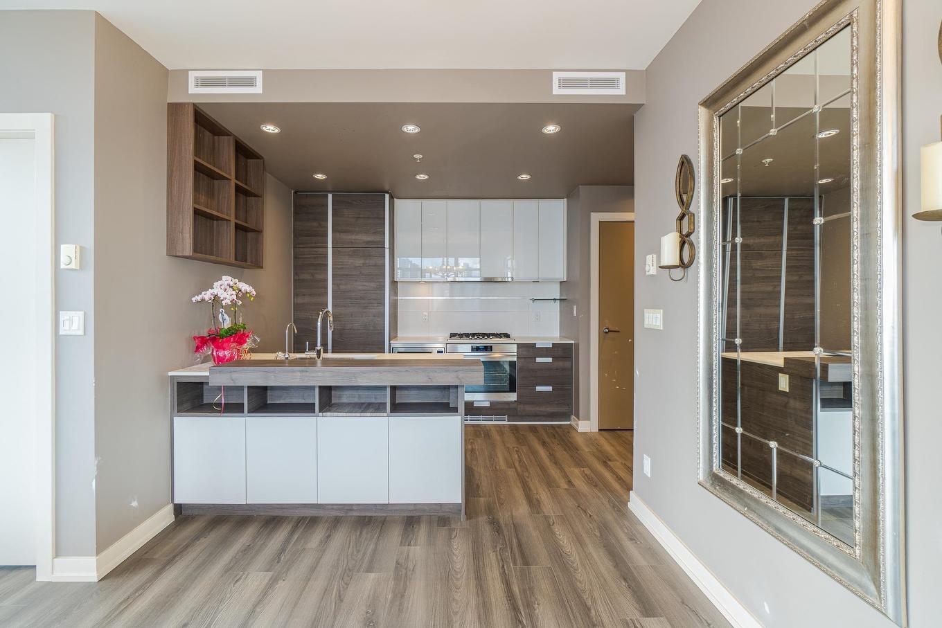 1909-4688 Kingsway, Burnaby, BC