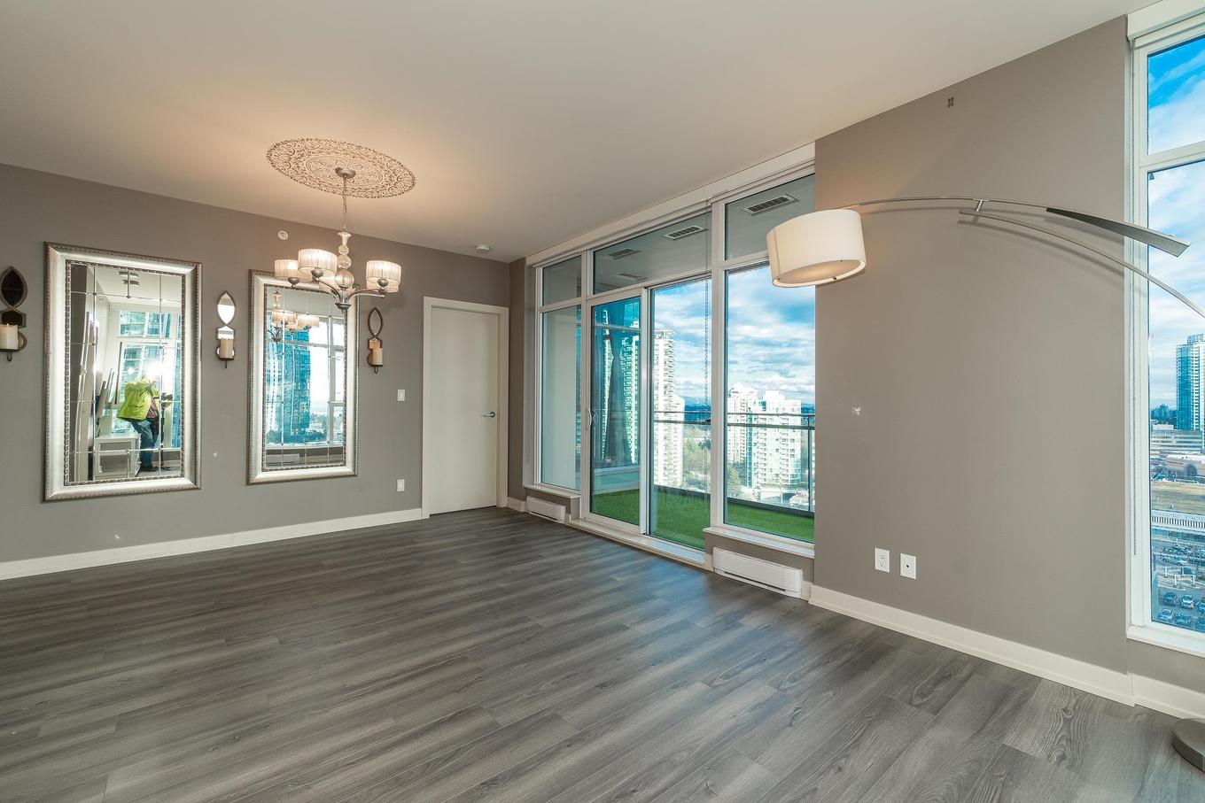 1909-4688 Kingsway, Burnaby, BC