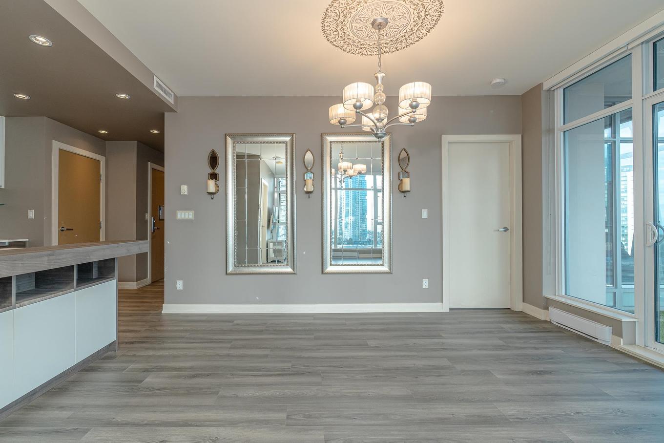 1909-4688 Kingsway, Burnaby, BC