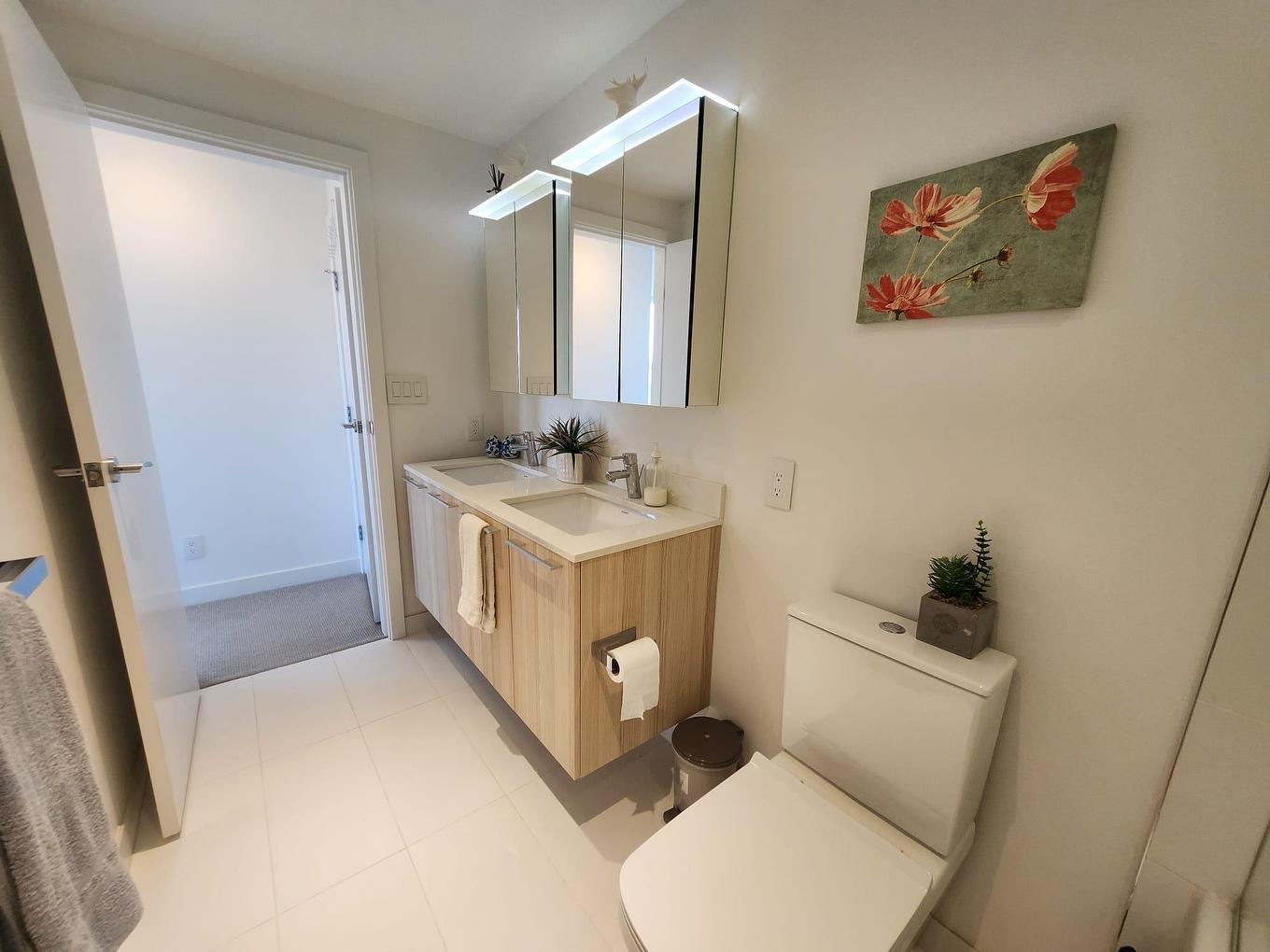 809-4638 Gladstone Street, Vancouver, BC