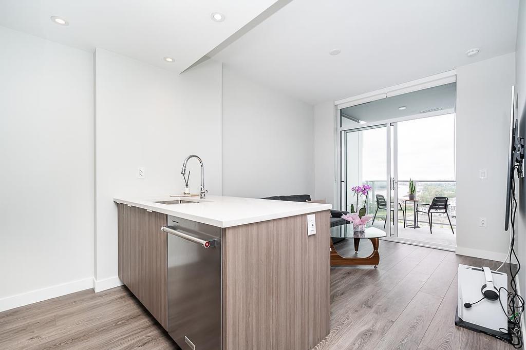 1702-3430 Kent Avenue E, Vancouver, BC