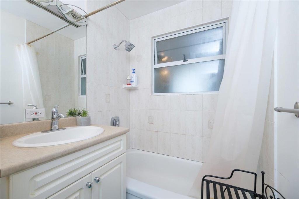 3001 Paisley Road, North Vancouver, BC