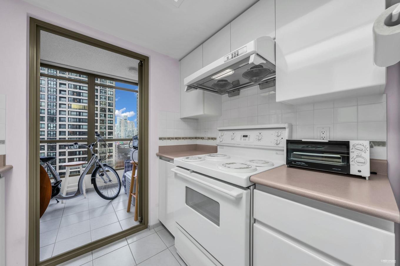 1303-867 Hamilton Street, Vancouver, BC