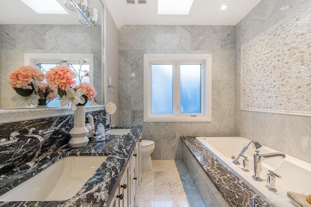 3741 37Th Avenue W, Vancouver, BC