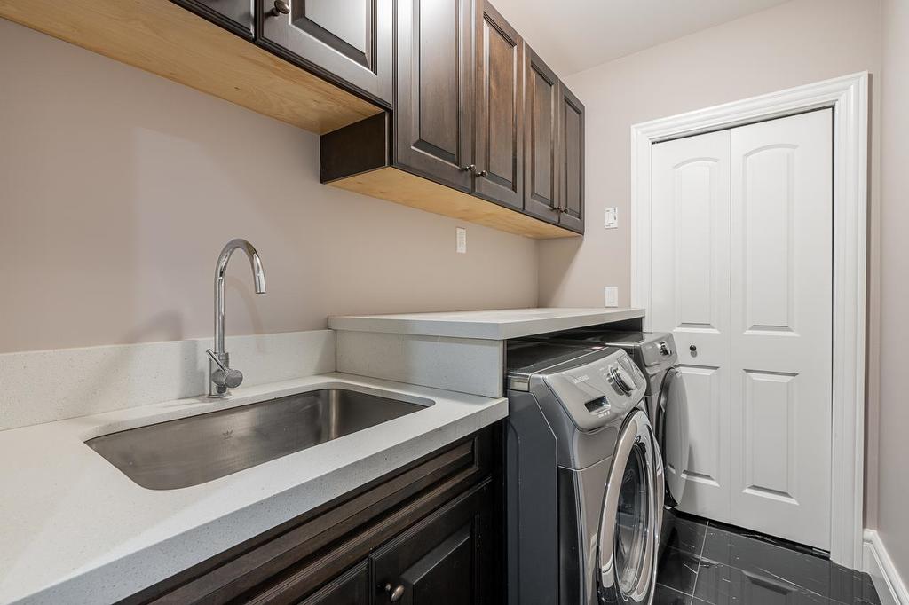 3741 37Th Avenue W, Vancouver, BC