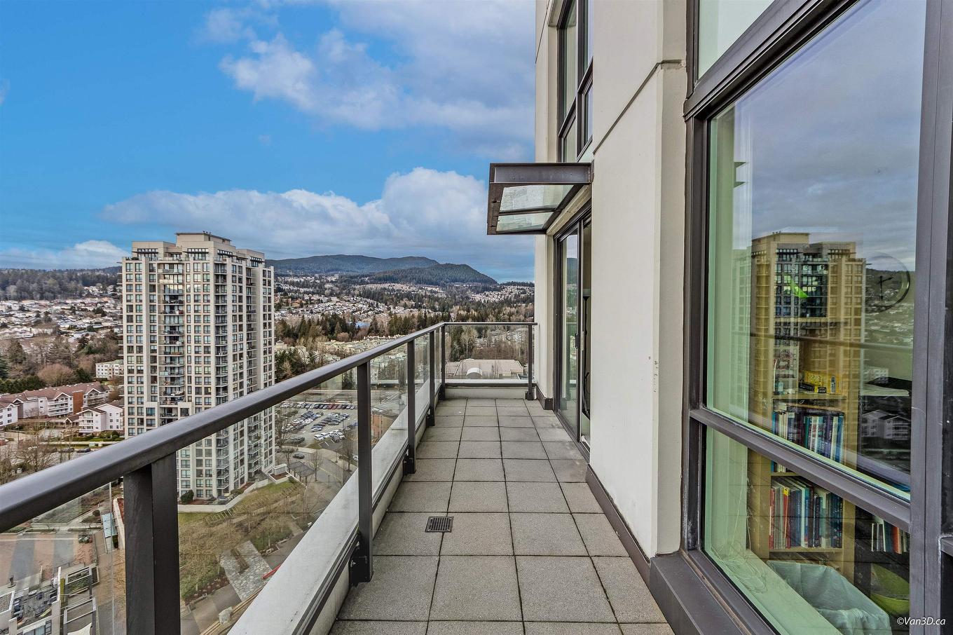 2208-3007 Glen Drive, Coquitlam, BC