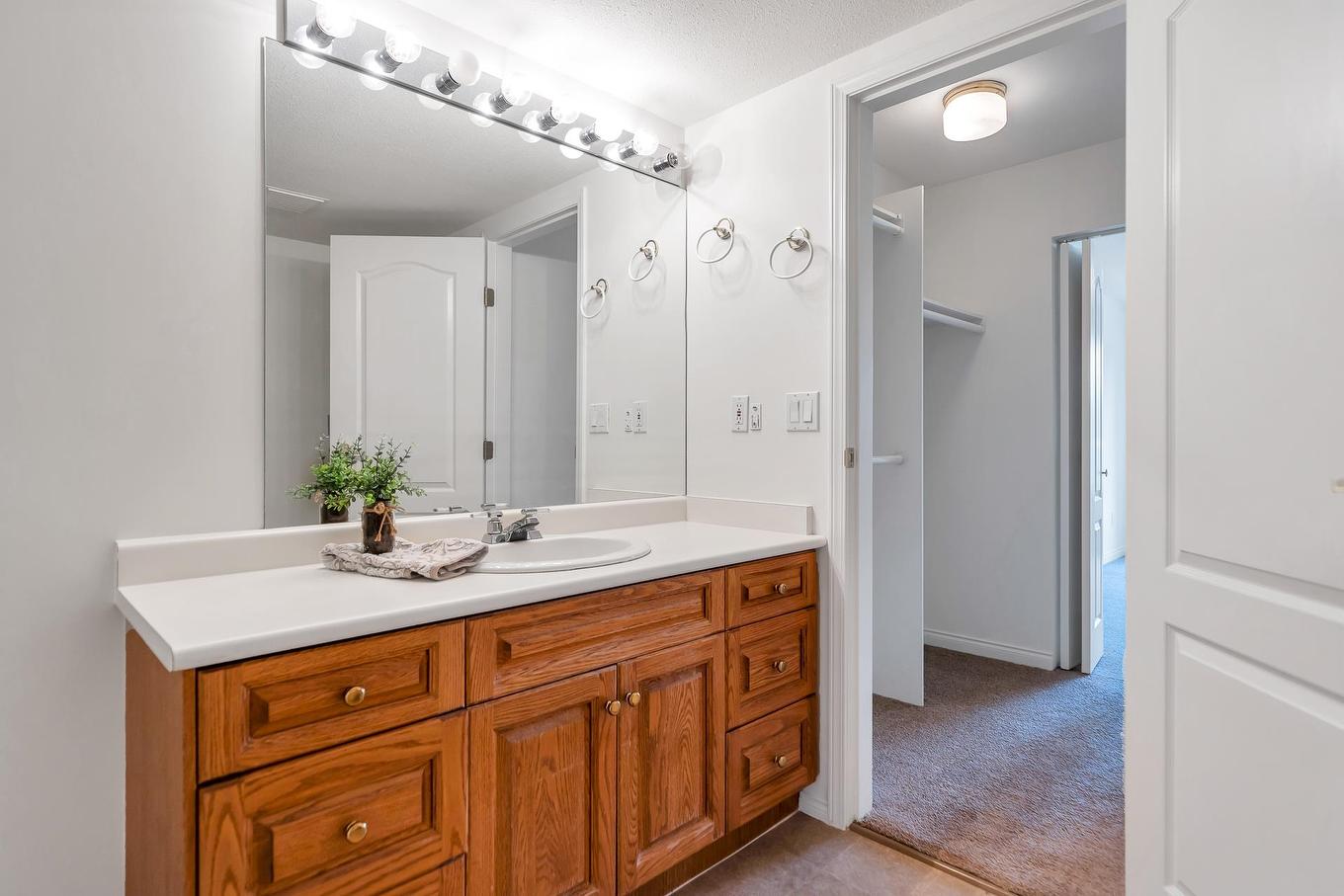 210-9260 No.2 Road, Richmond, BC