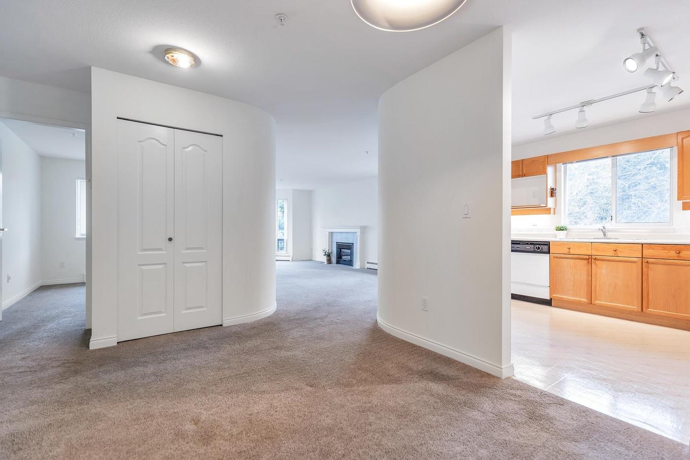 210-9260 No.2 Road, Richmond, BC