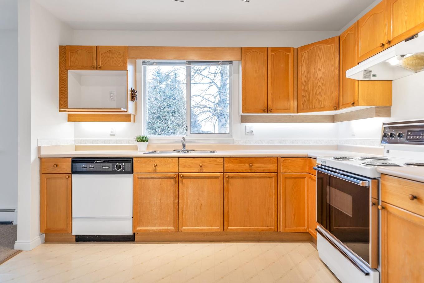 210-9260 No.2 Road, Richmond, BC