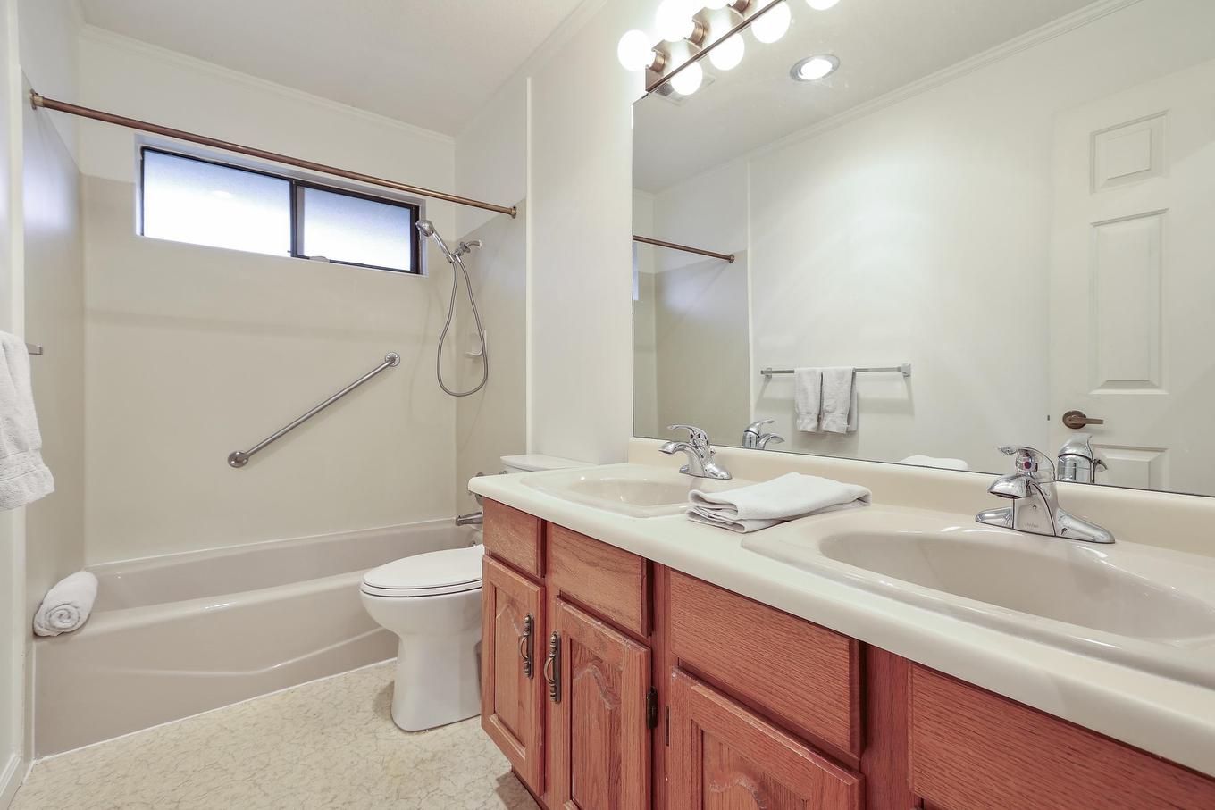 1091 Richelieu Avenue, Vancouver, BC