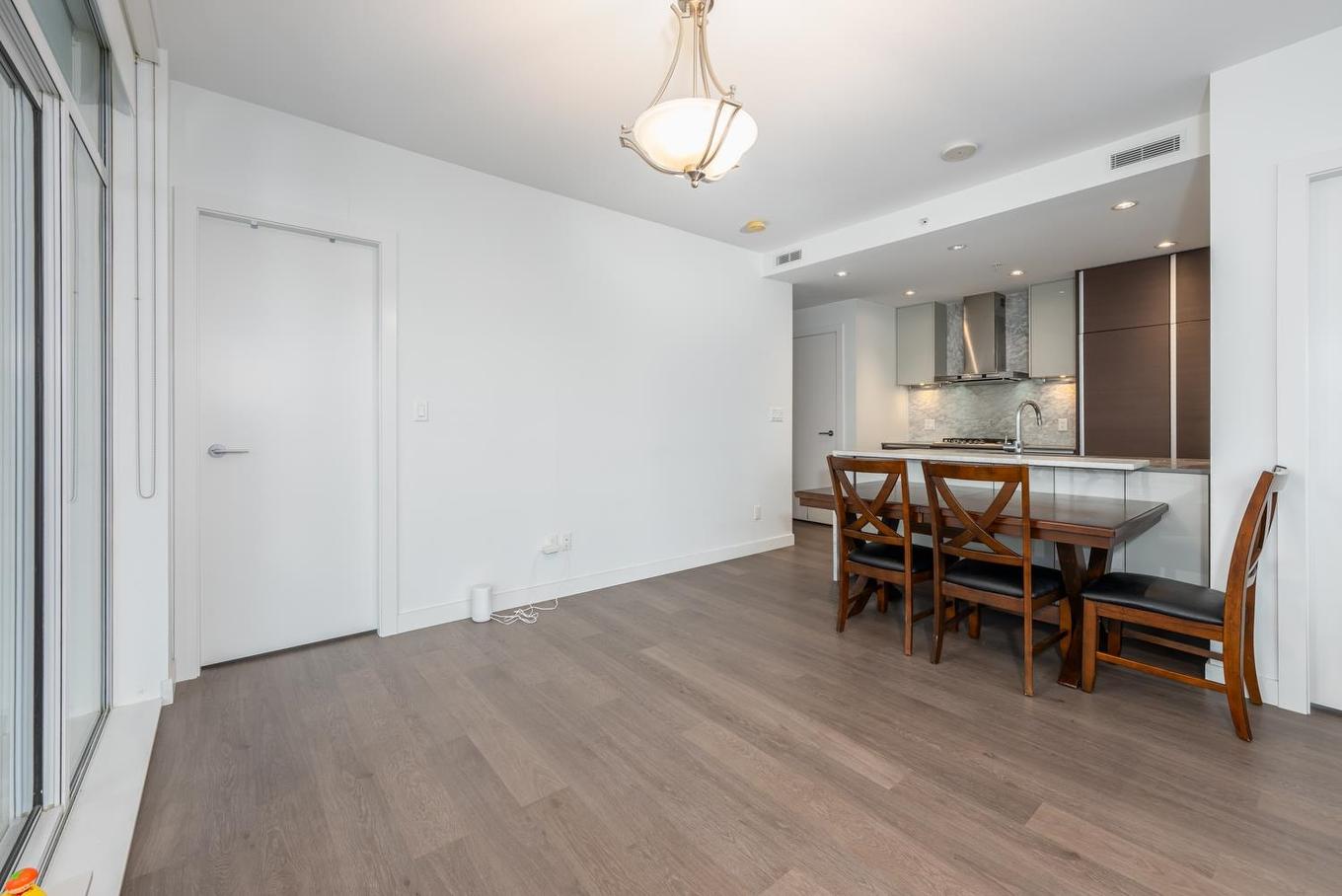 3202-4670 Assembly Way, Burnaby, BC