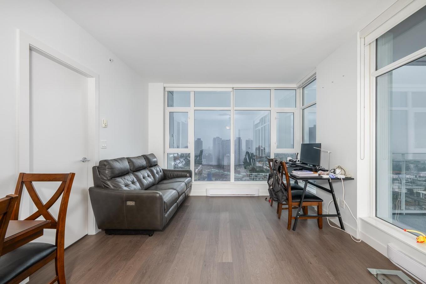 3202-4670 Assembly Way, Burnaby, BC