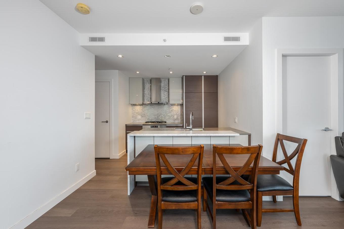 3202-4670 Assembly Way, Burnaby, BC