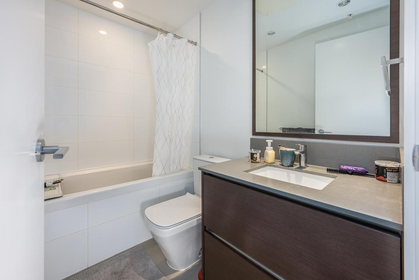 3202-4670 Assembly Way, Burnaby, BC