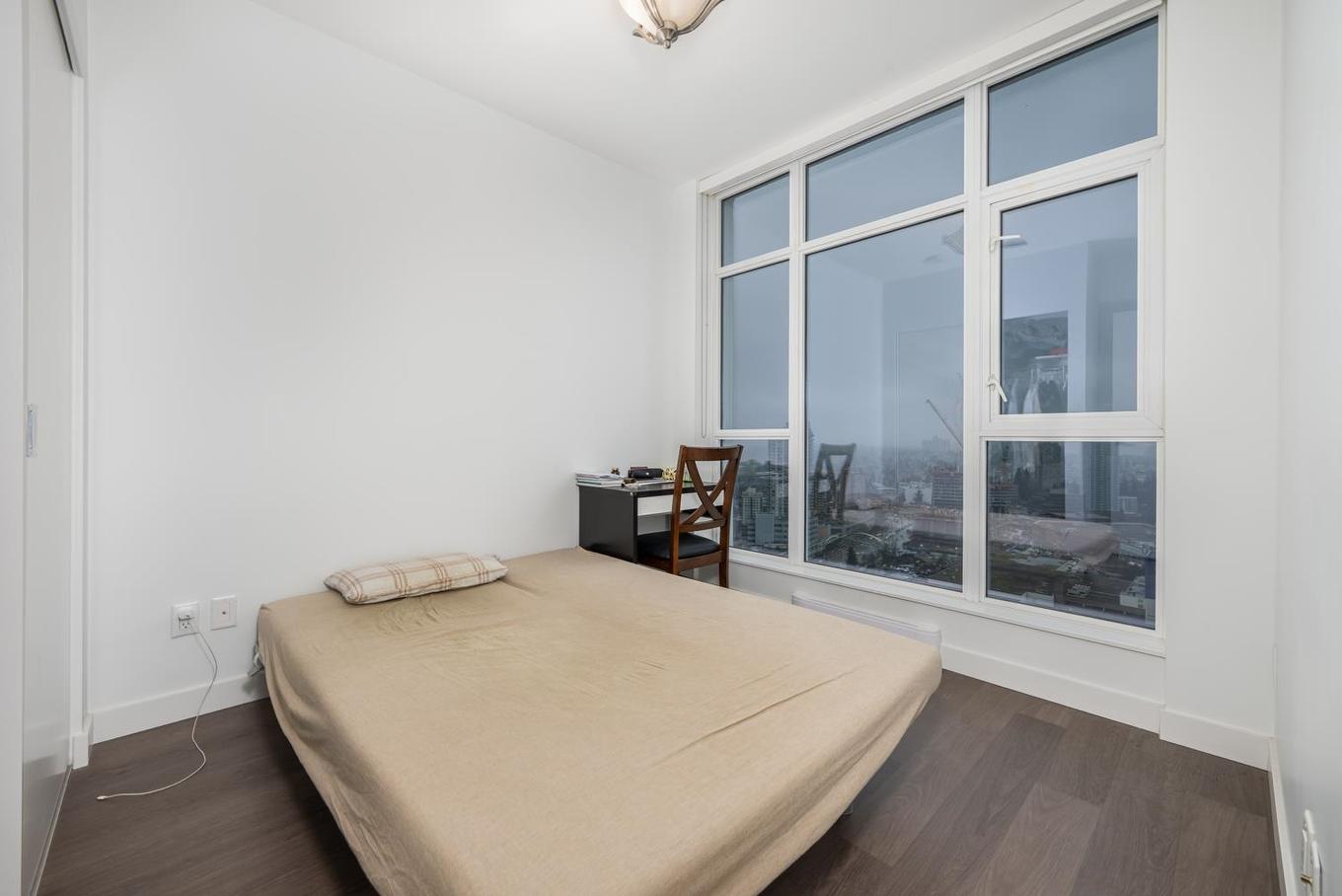 3202-4670 Assembly Way, Burnaby, BC