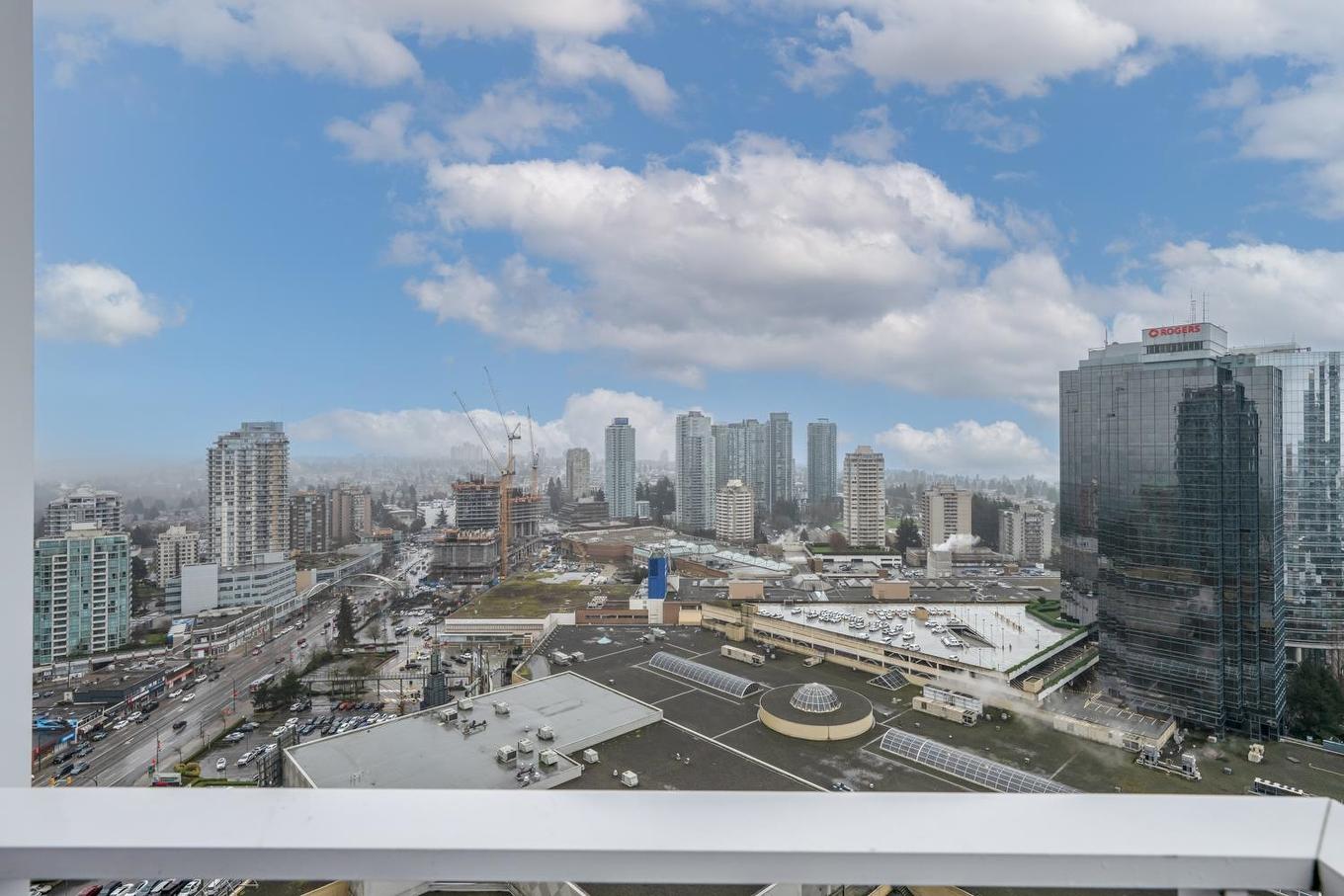 3202-4670 Assembly Way, Burnaby, BC