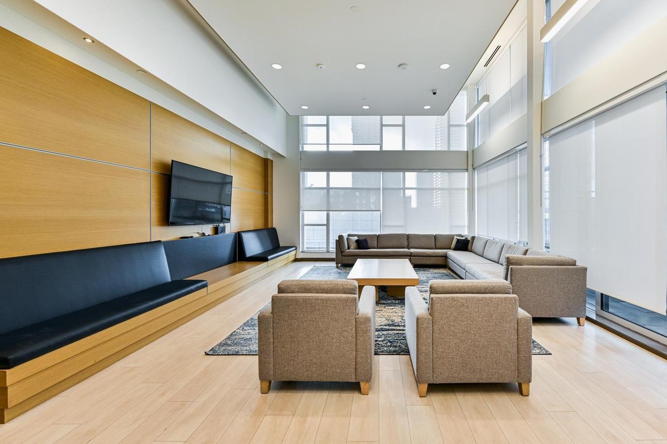 3202-4670 Assembly Way, Burnaby, BC