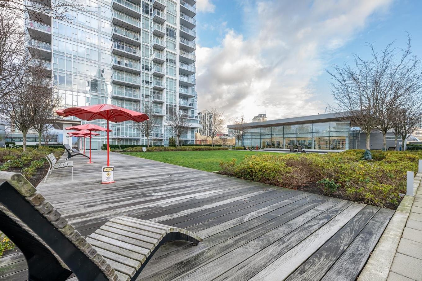 3202-4670 Assembly Way, Burnaby, BC