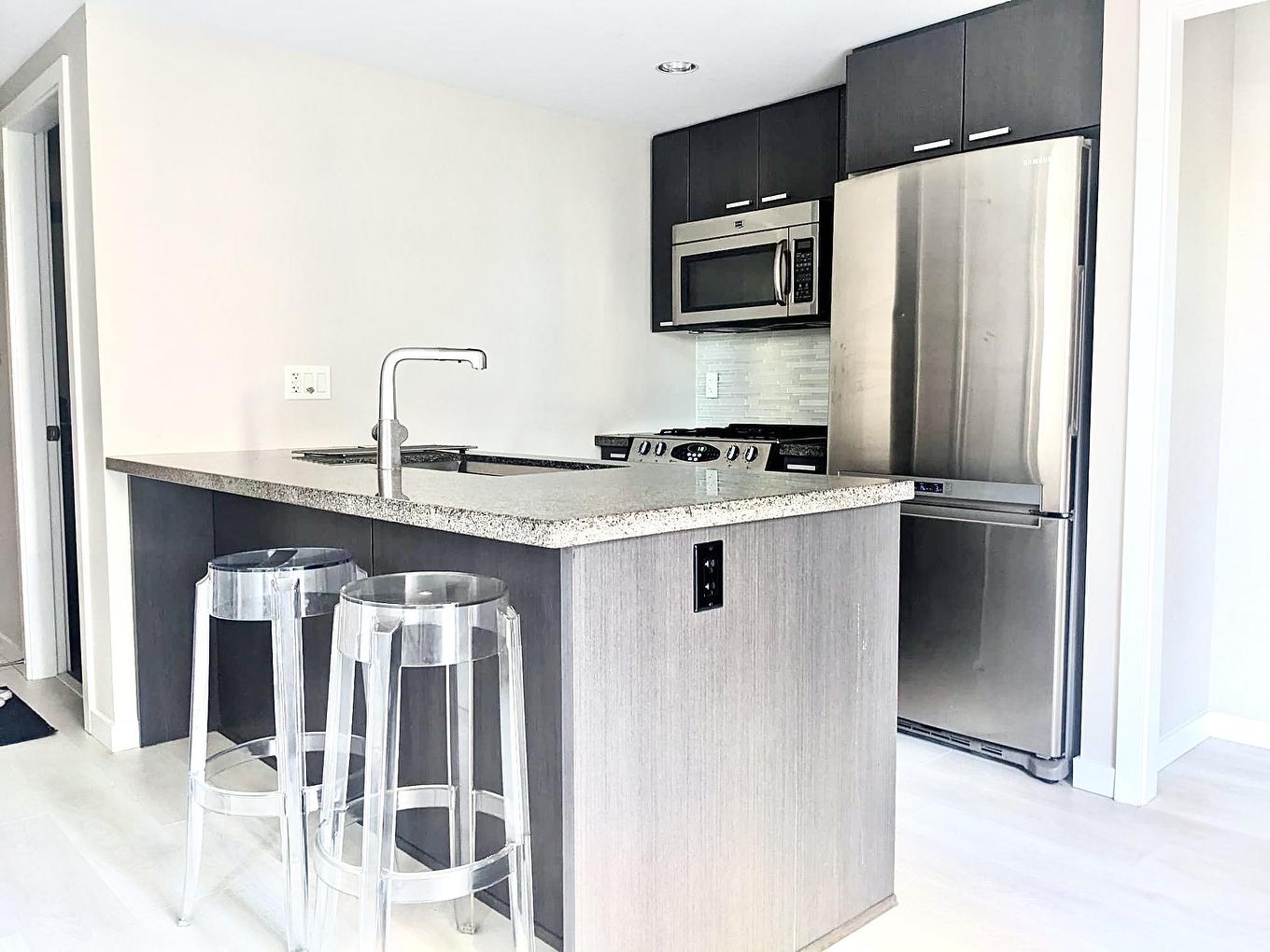 305-2232 Douglas Road, Burnaby, BC