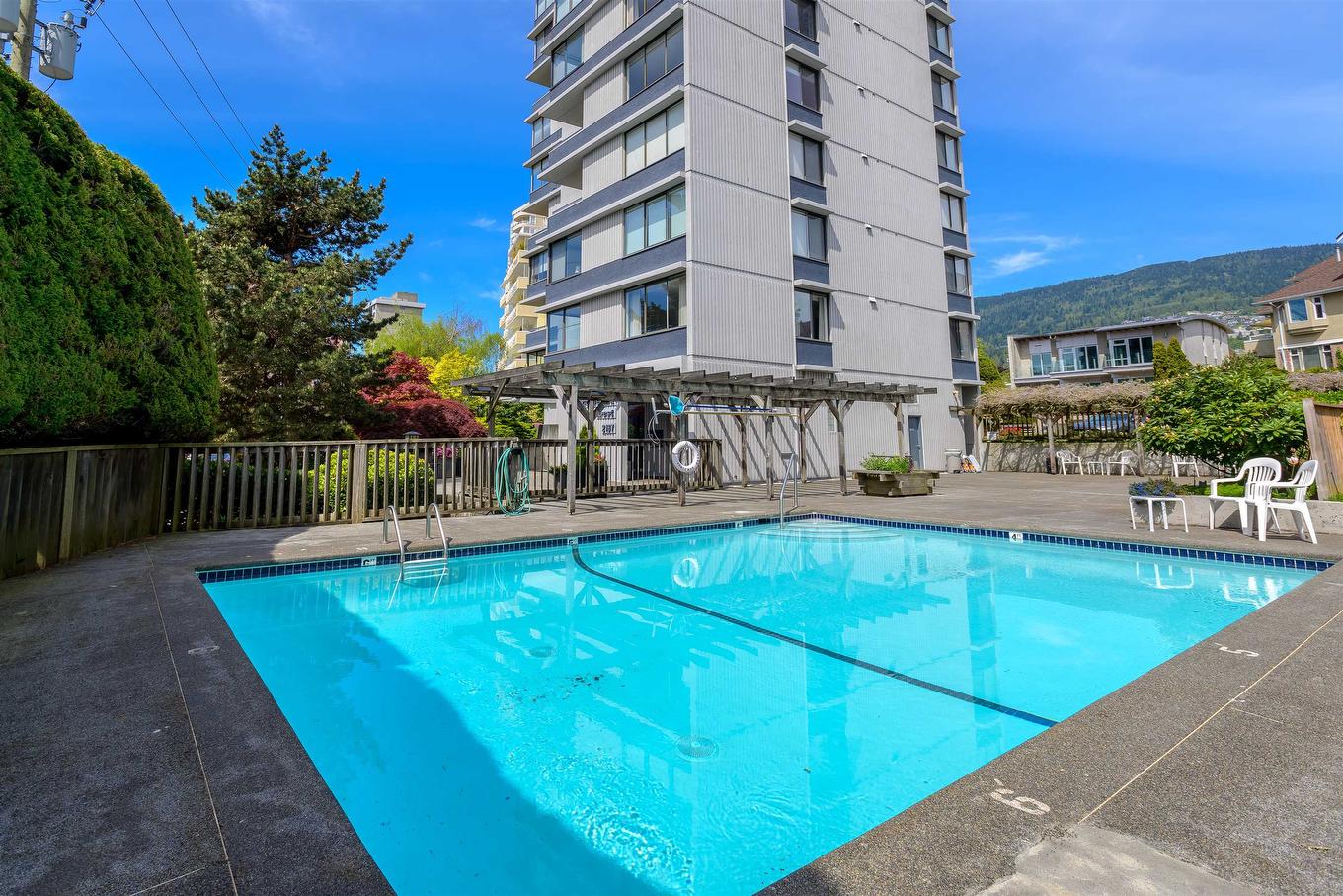 203-2167 Bellevue Avenue, West Vancouver, BC