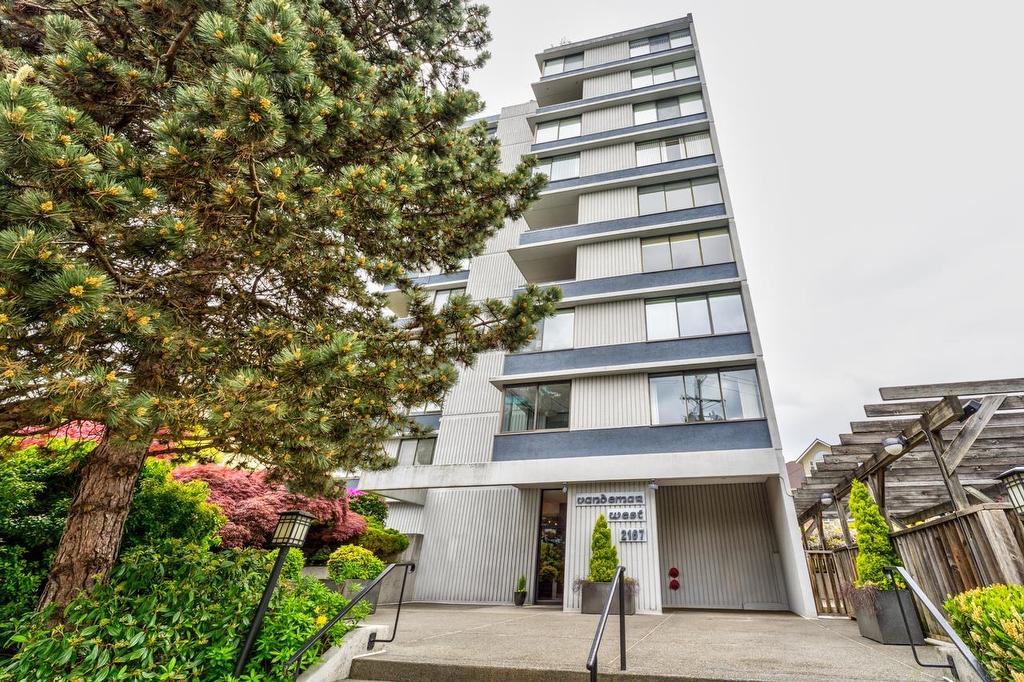 203-2167 Bellevue Avenue, West Vancouver, BC