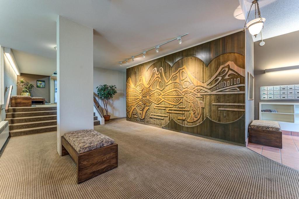 203-2167 Bellevue Avenue, West Vancouver, BC