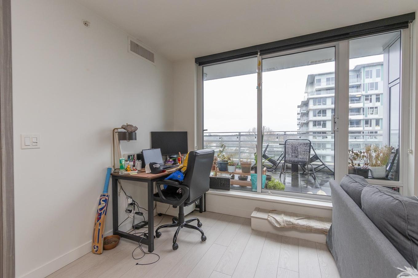 1210-8800 Hazelbridge Way, Richmond, BC