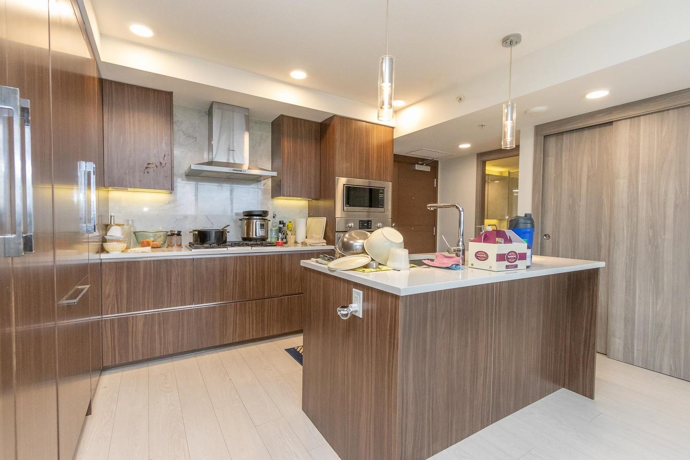 1210-8800 Hazelbridge Way, Richmond, BC