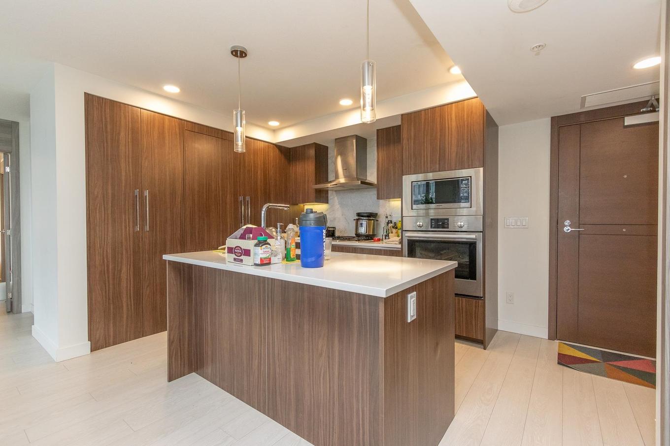 1210-8800 Hazelbridge Way, Richmond, BC