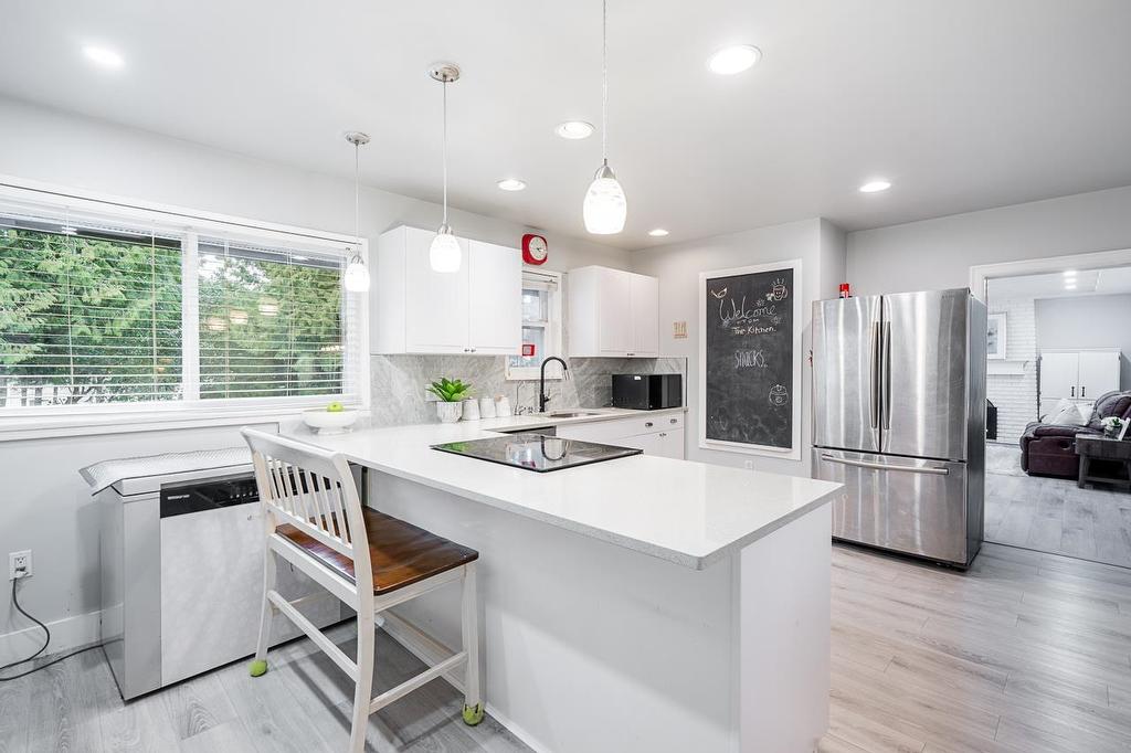 1050 Como Lake Avenue, Coquitlam, BC