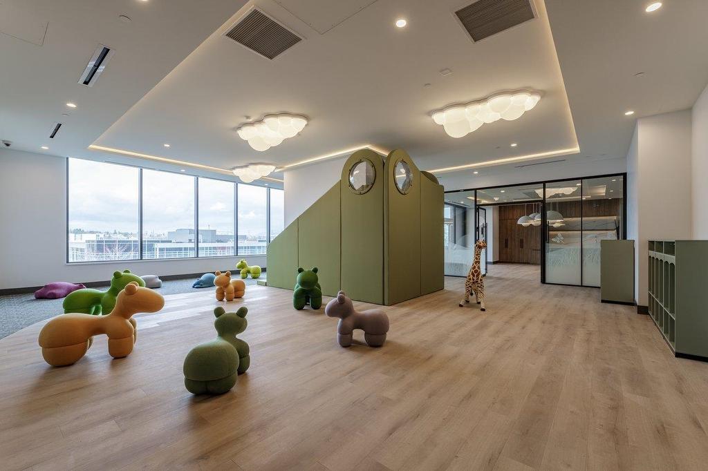 1603-4168 Lougheed Highway, Burnaby, BC