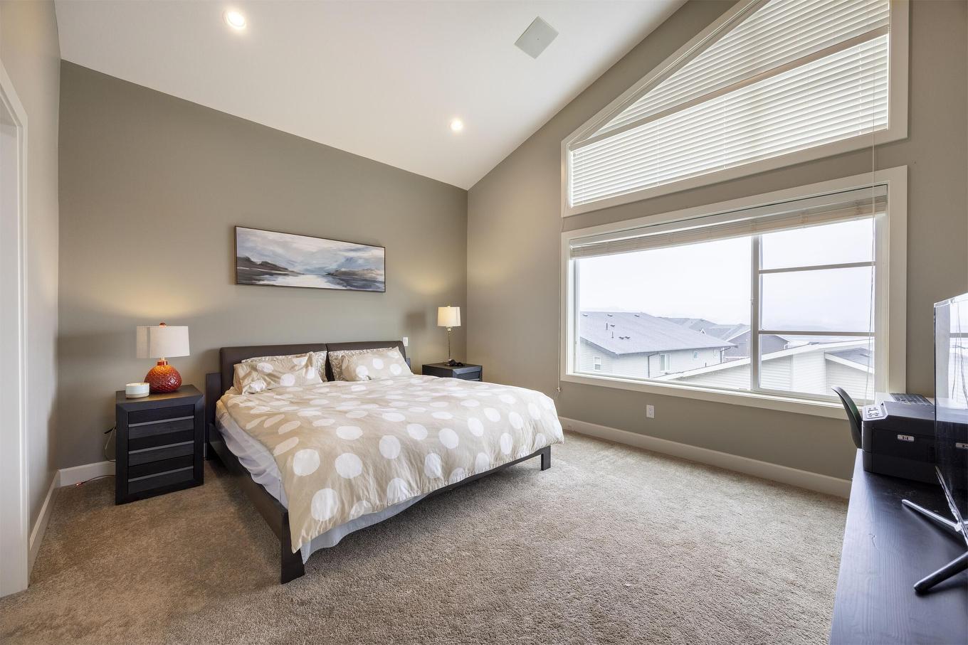 1407 Strawline Hill Street, Coquitlam, BC