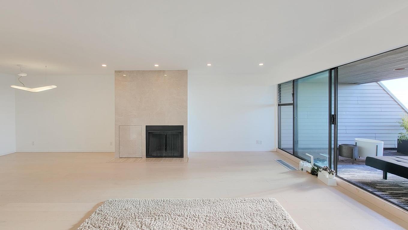 21-2250 Folkestone Way, West Vancouver, BC