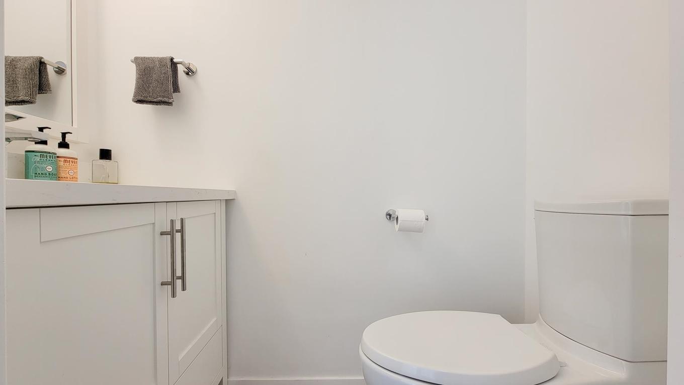 21-2250 Folkestone Way, West Vancouver, BC