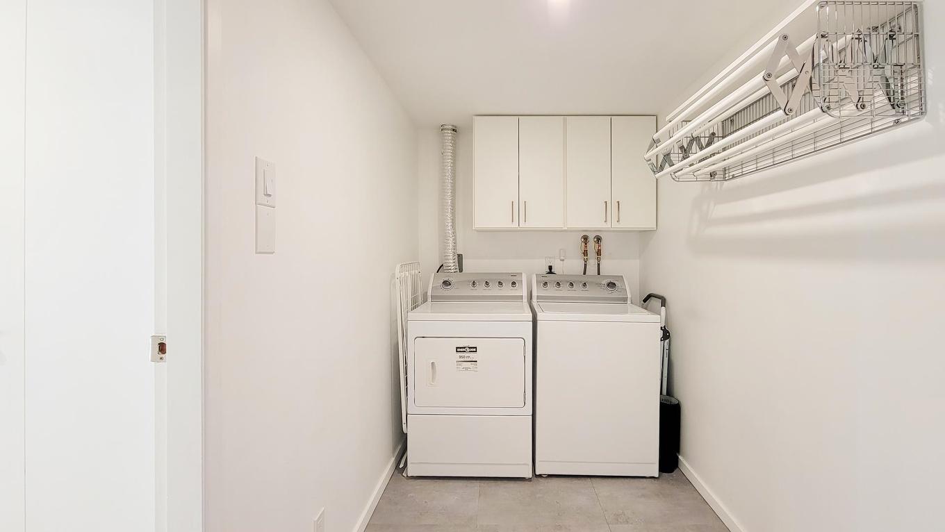 21-2250 Folkestone Way, West Vancouver, BC