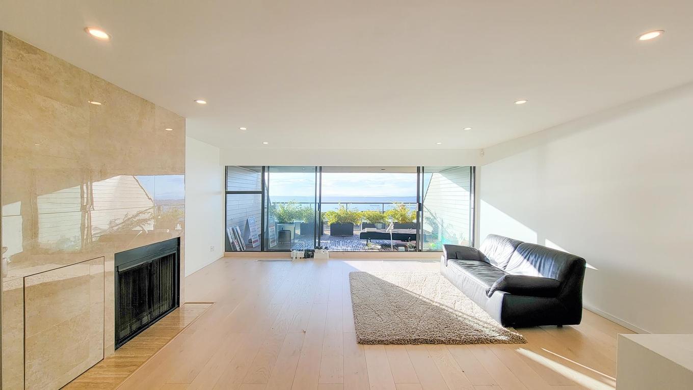 21-2250 Folkestone Way, West Vancouver, BC