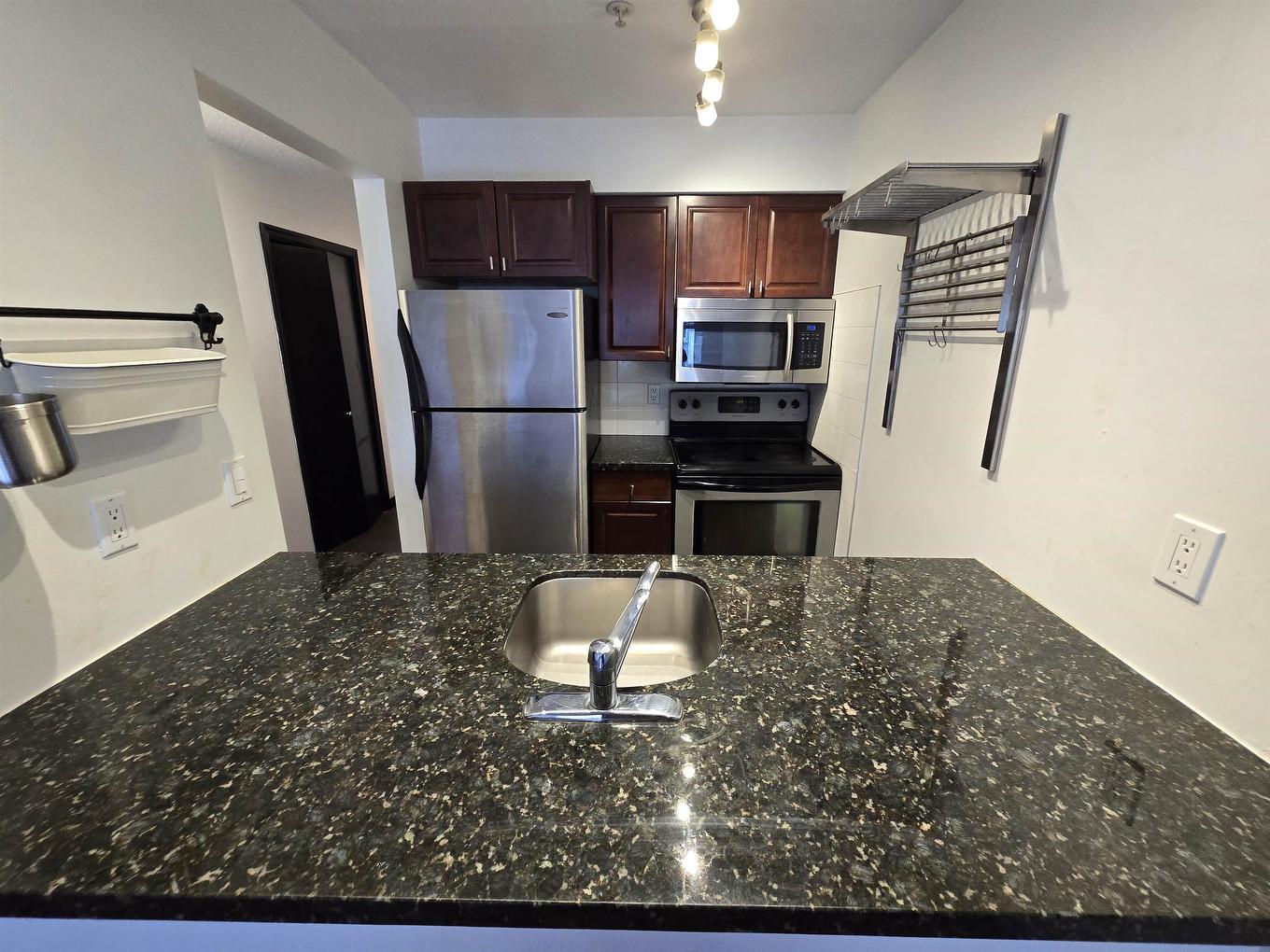 302-921 Thurlow Street, Vancouver, BC