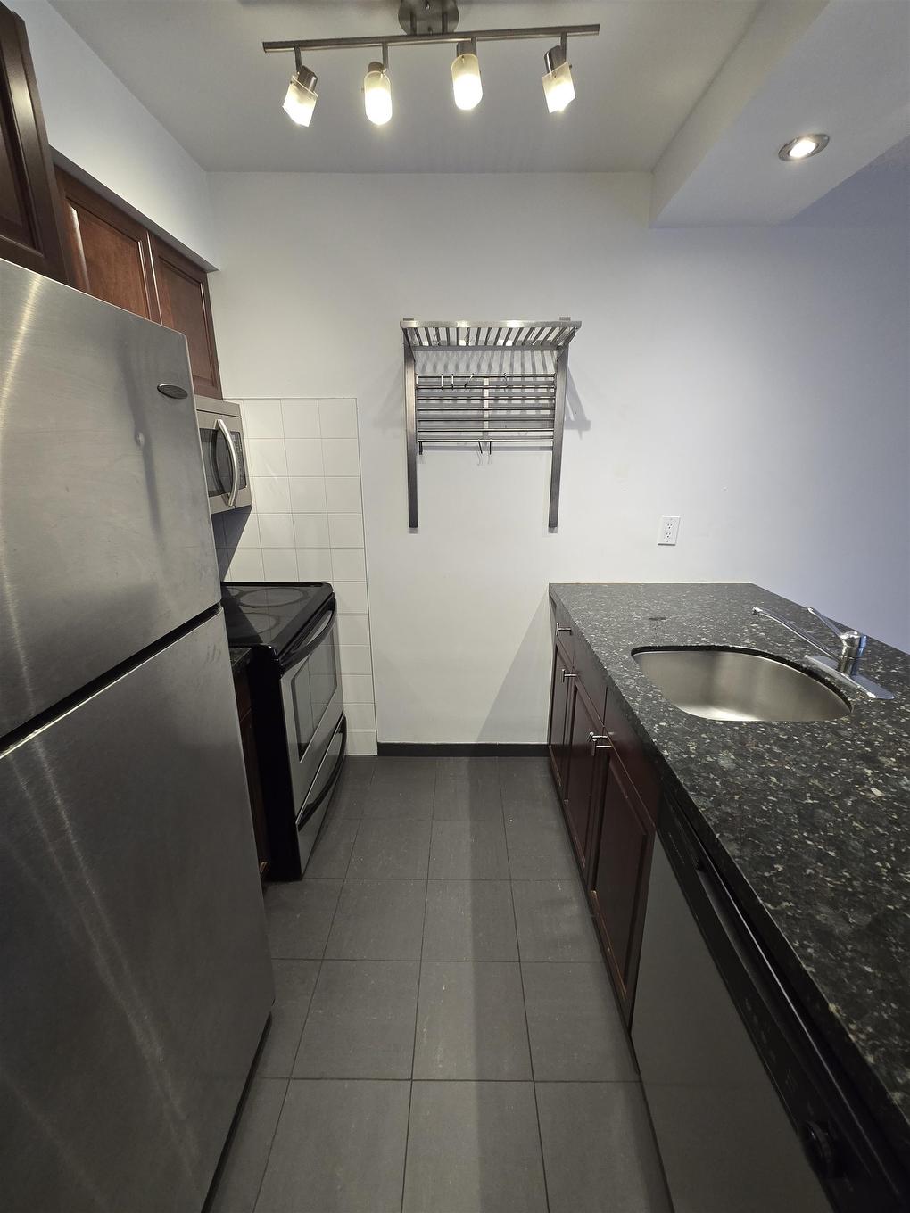 302-921 Thurlow Street, Vancouver, BC