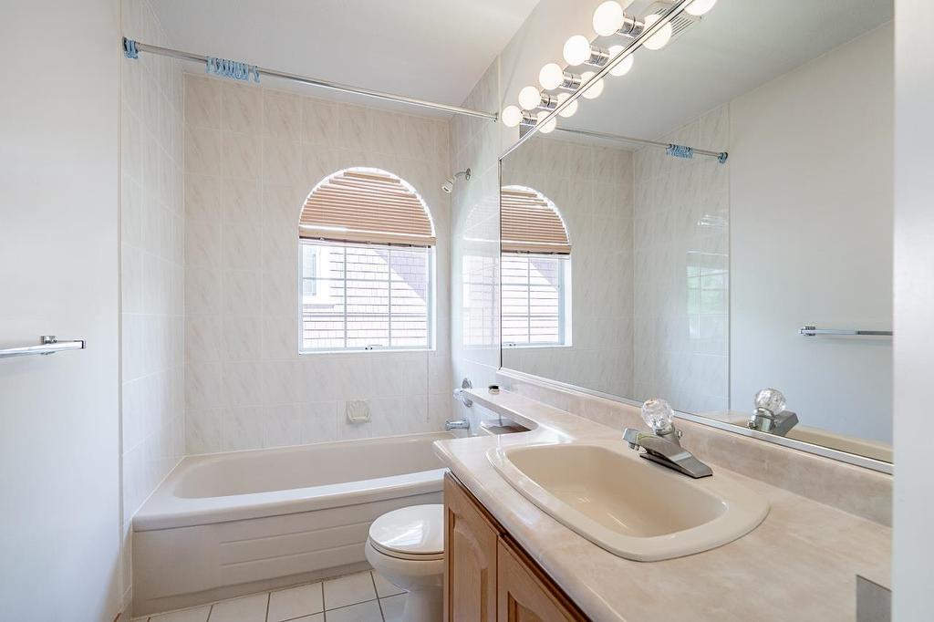 3513 40Th Avenue W, Vancouver, BC