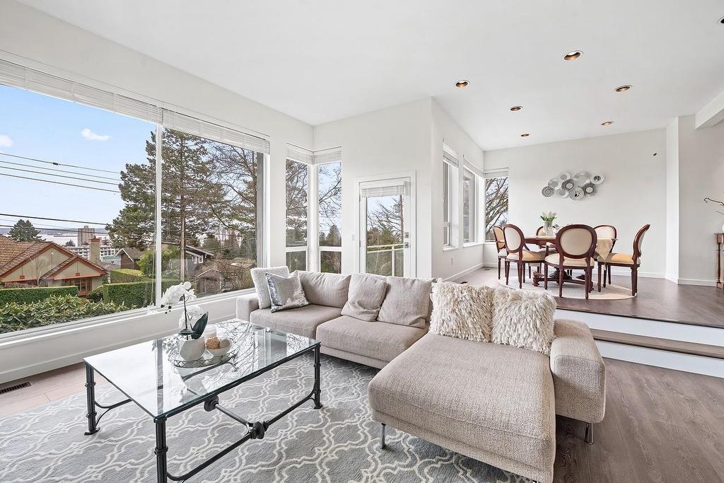 2135 Lawson Avenue, West Vancouver, BC