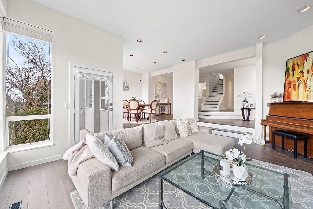 2135 Lawson Avenue, West Vancouver, BC