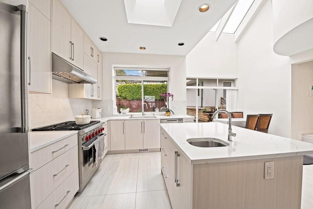 2135 Lawson Avenue, West Vancouver, BC