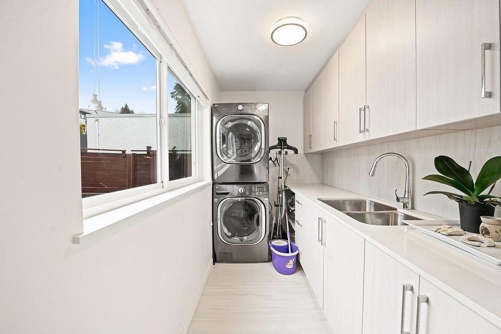 2135 Lawson Avenue, West Vancouver, BC