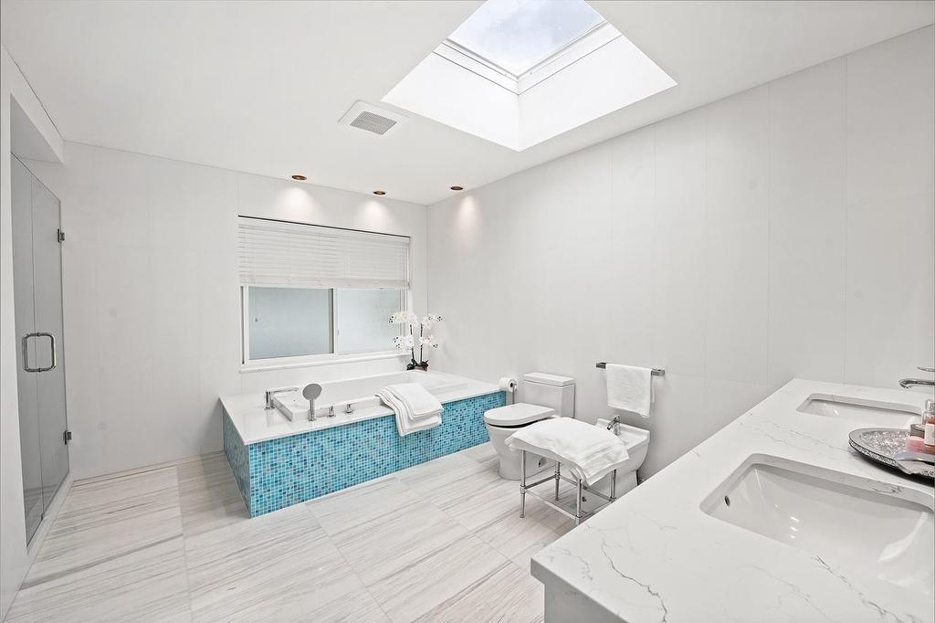 2135 Lawson Avenue, West Vancouver, BC