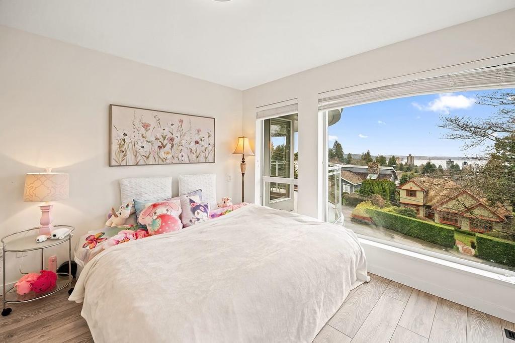 2135 Lawson Avenue, West Vancouver, BC