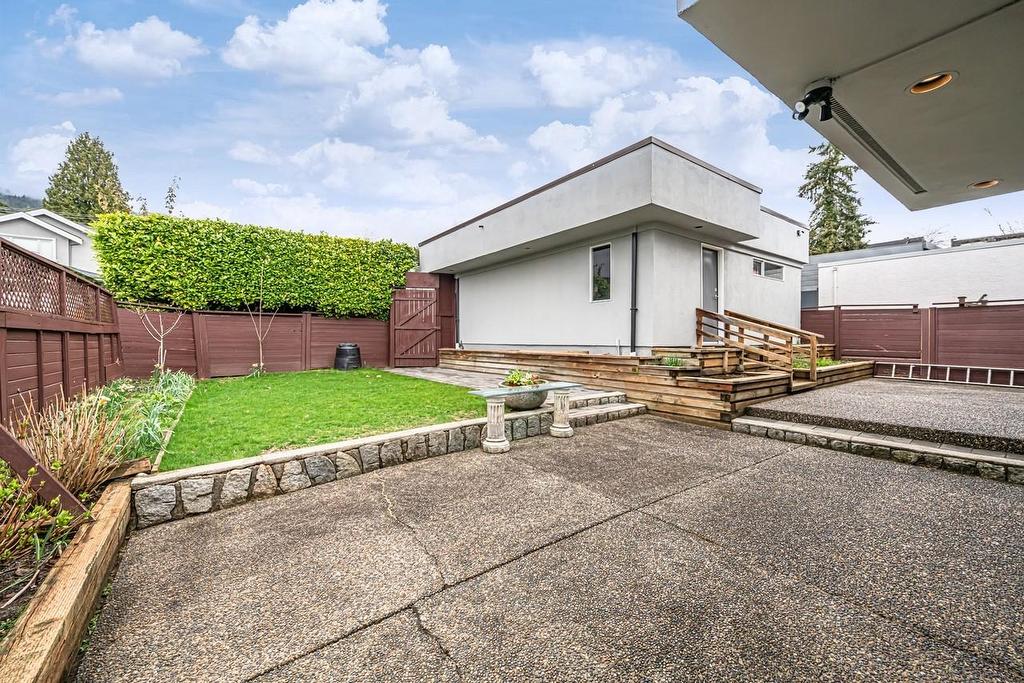 2135 Lawson Avenue, West Vancouver, BC