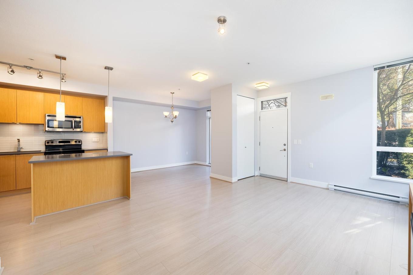 121-735 15Th Street W, North Vancouver, BC