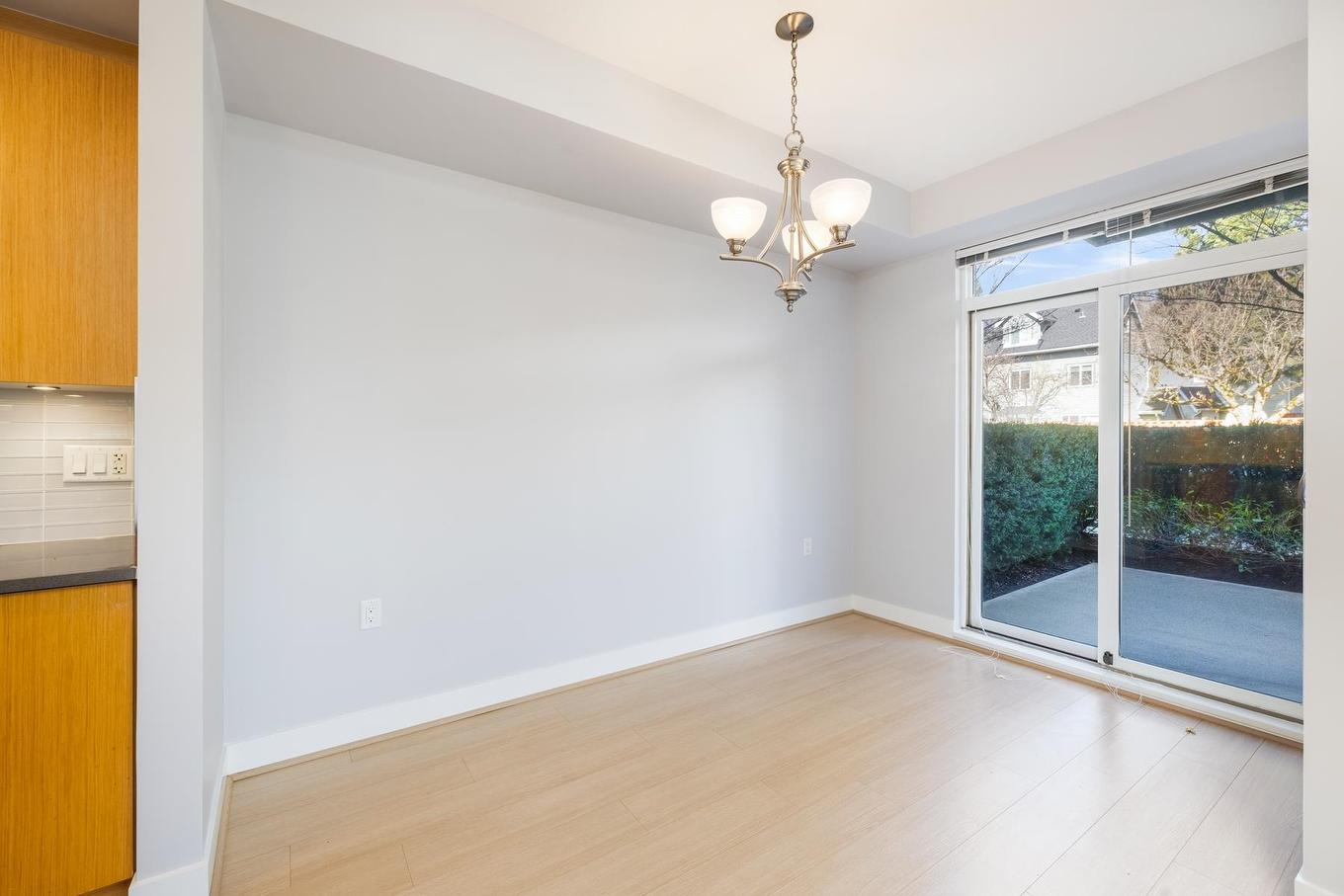 121-735 15Th Street W, North Vancouver, BC