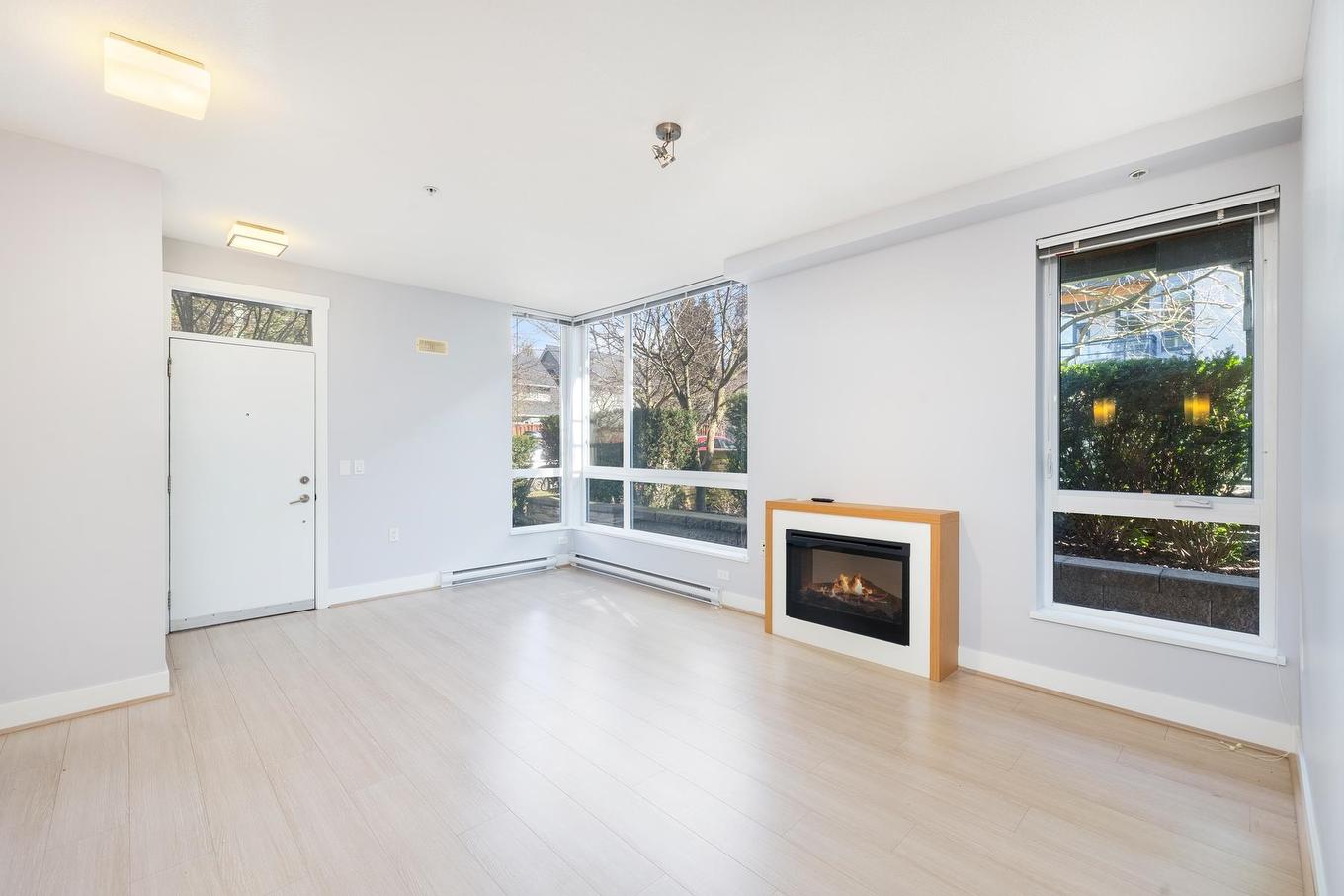 121-735 15Th Street W, North Vancouver, BC