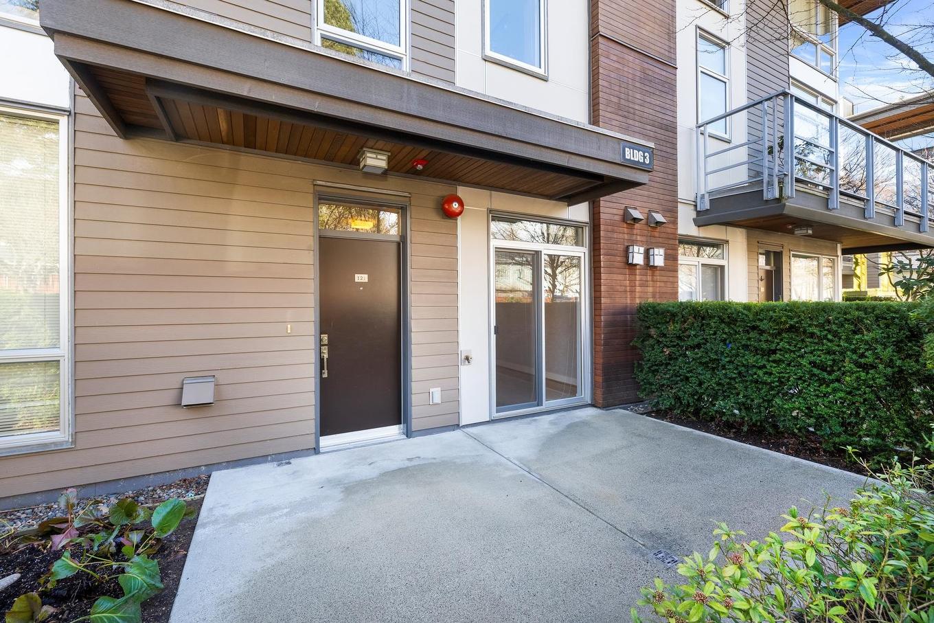 121-735 15Th Street W, North Vancouver, BC